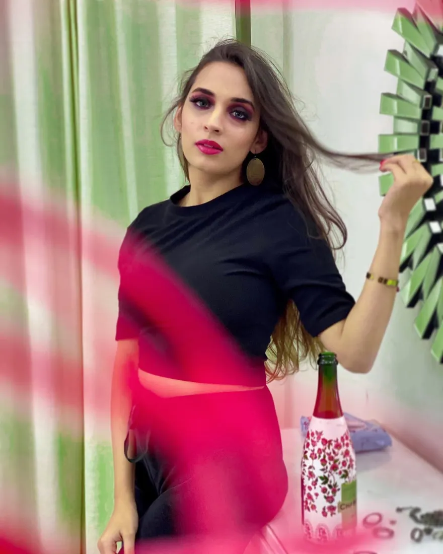 Dream big, little one!
.
.
Swipe to see more photos and videos .
In frame : satrupa_arora
MUA : makeupbykadambini PC : sketchbycam. Photograph by Sketch by Cam.