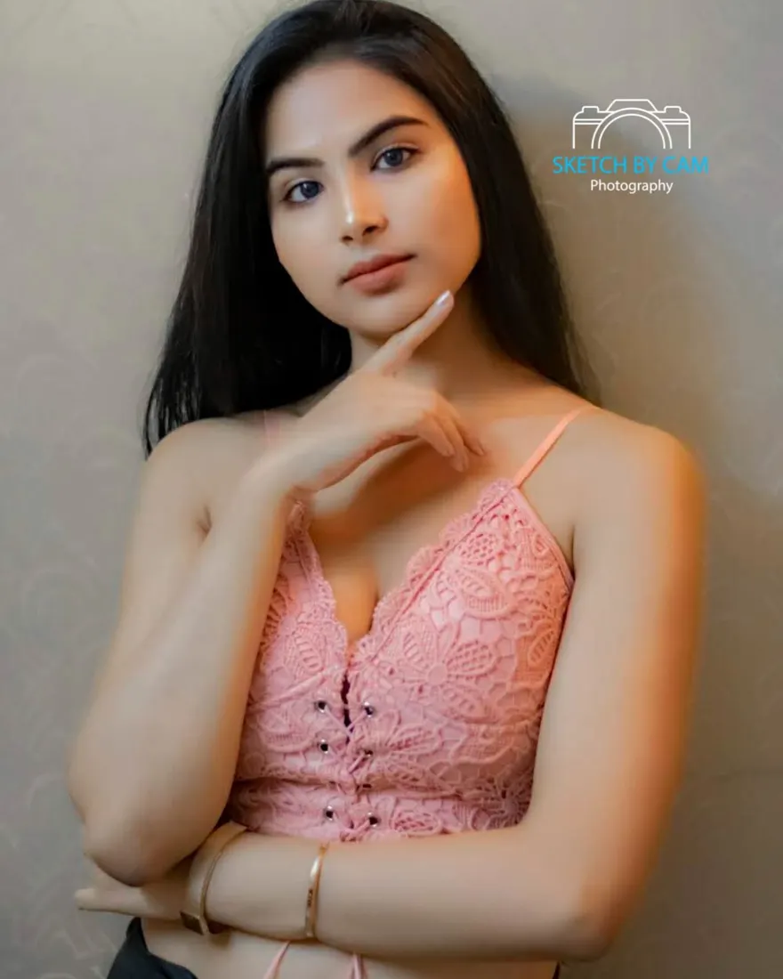 Look for the magic in every moment 😉
.
. .
In frame : unicobella PC : sketchbycam. Photograph by Sketch by Cam.