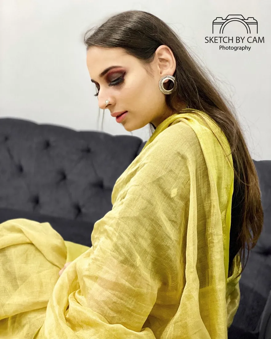 Beauty only gets attention, but personality captures the heart.
.
Shot on iphone 11 Pro
.
.
In frame : satrupa_arora MUA : makeupbykadamb…. Photograph by Sketch by Cam.