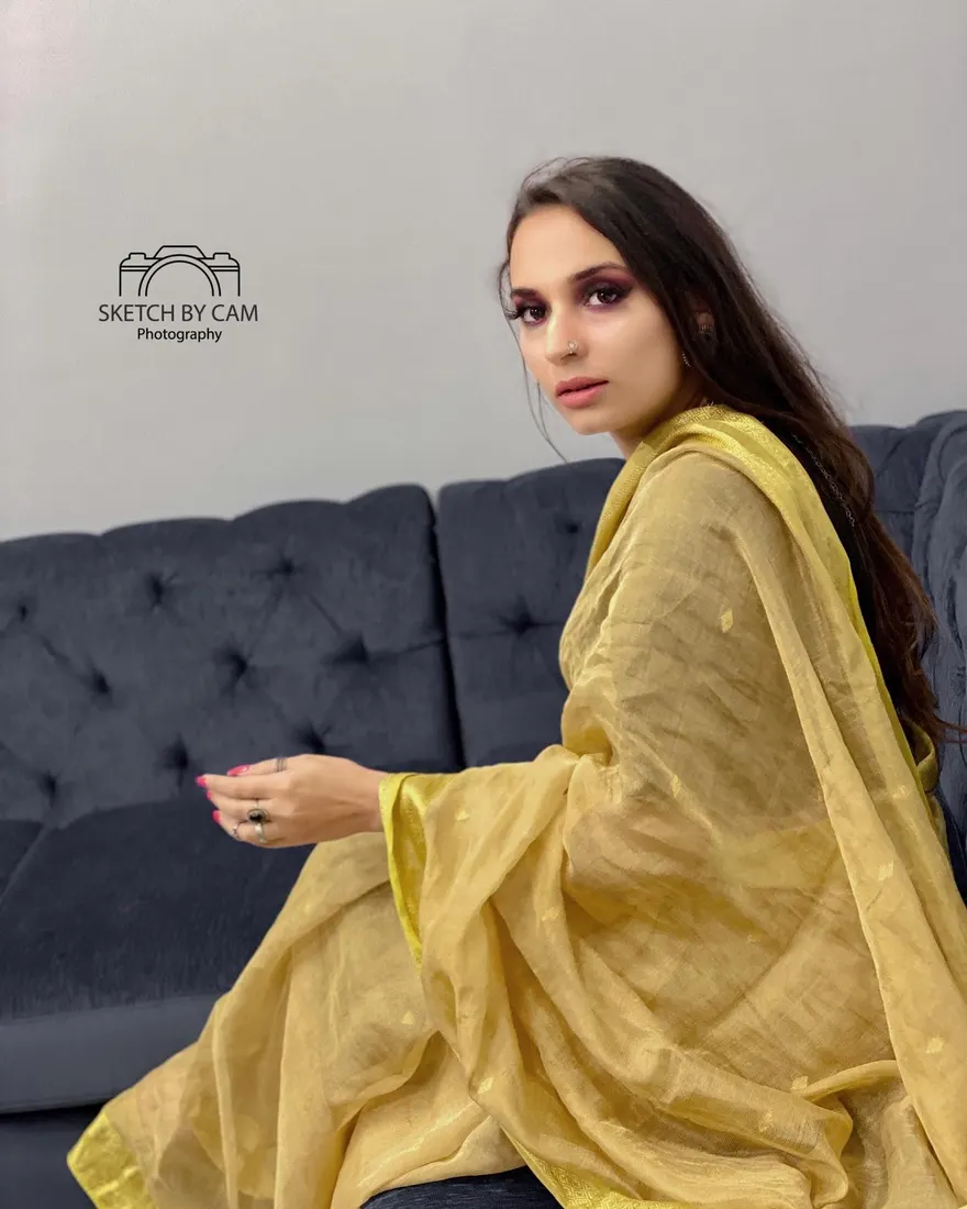 The eyes have one language everywhere.
.
Shot on iphone 11 Pro
.
.
In frame : satrupa_arora MUA : makeupbykadambini PC : sketchbycam. Photograph by Sketch by Cam.