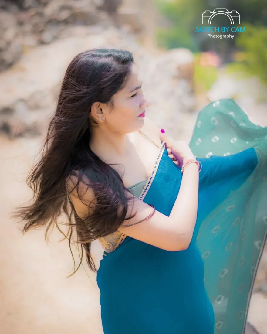 One pic - random shot 😉
.
In frame : vandana.vandy.52 Shot : sketchbycam Retouch: sketchbycam. Photograph by Sketch by Cam.