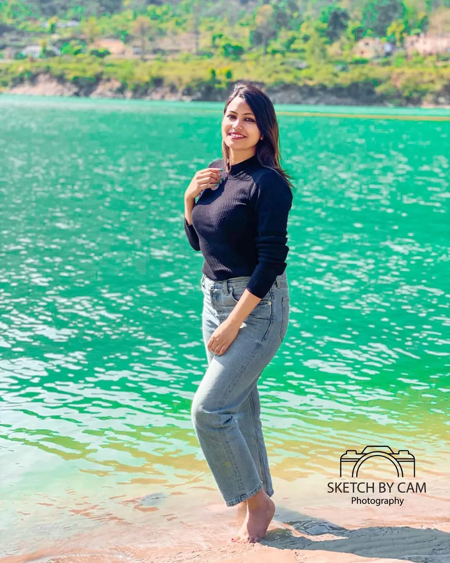 Take memories, leave footprints.
.
.
.
In frame : priyankakhushbu Retouched: sketchbycam portraitpage .
.
iphone11fans himalaya_resort. Photograph by Sketch by Cam.