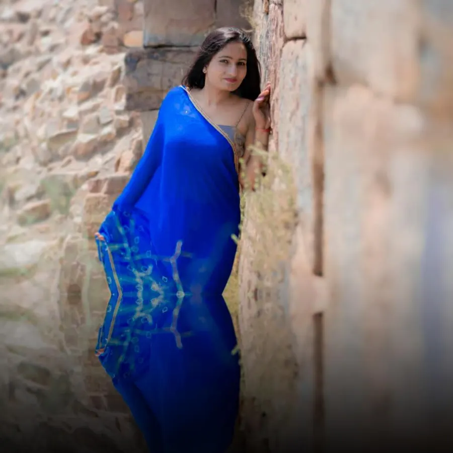 Reflection .
.
In frame : vandana.vandy.52 Shot : sketchbycam Retouch: sketchbycam. Photograph by Sketch by Cam.