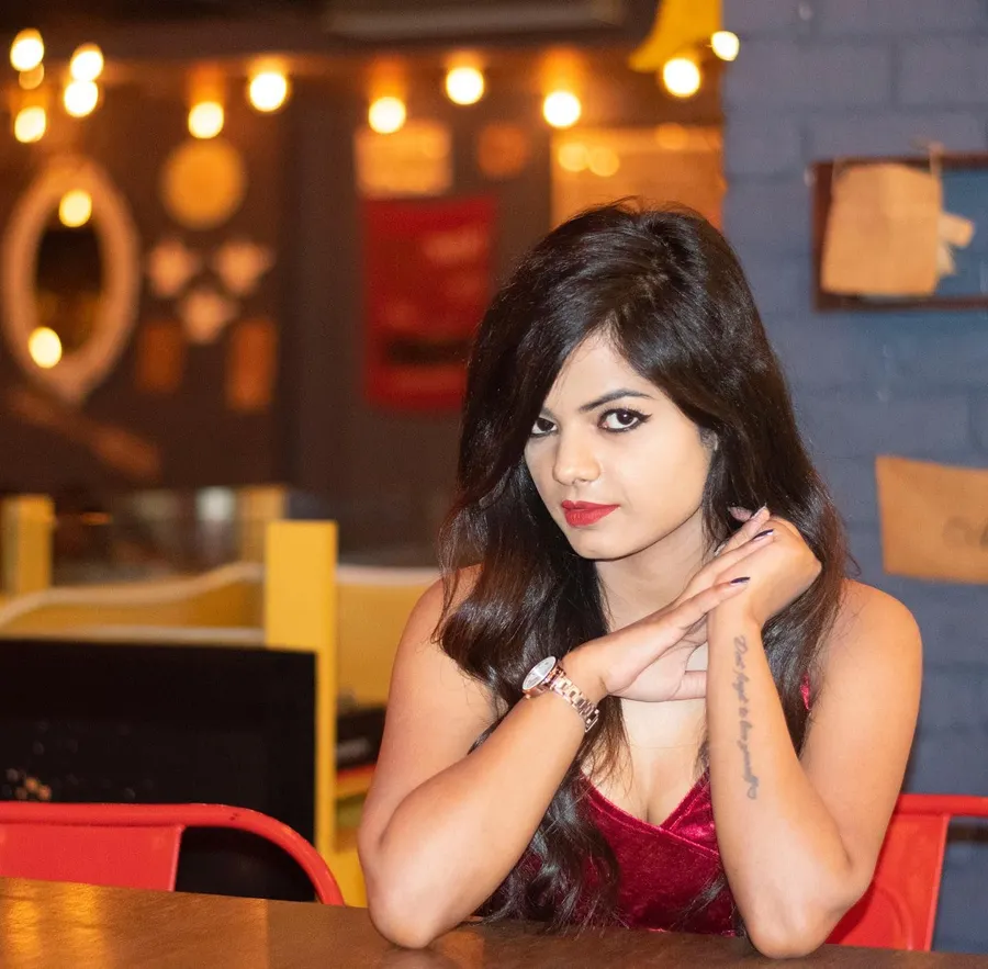 Wear Red
.
.
In frame : vaishaliraghav12 .
shot by : sketchbycam. Photograph by Sketch by Cam.