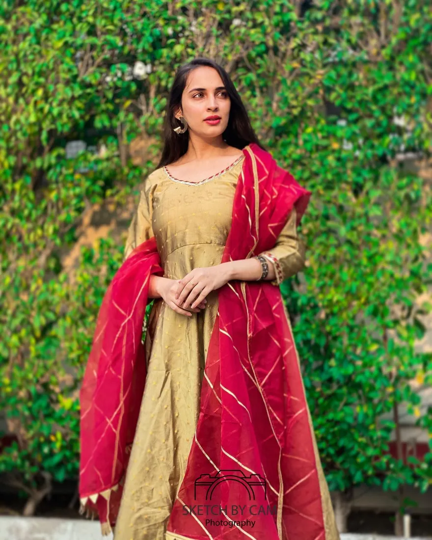 Almost nothing need be said when you have eyes.
.
.
.
.
In frame : satrupa_arora PC : sketchbycam .
. Beautiful outfit by pinakibyritika. Photograph by Sketch by Cam.