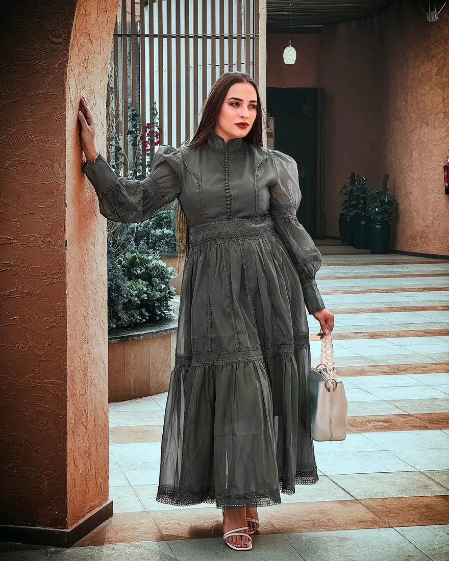 💚
.
.
.
.
In frame : satrupa_arora_ PC : sketchbycam. Photograph by Sketch by Cam.